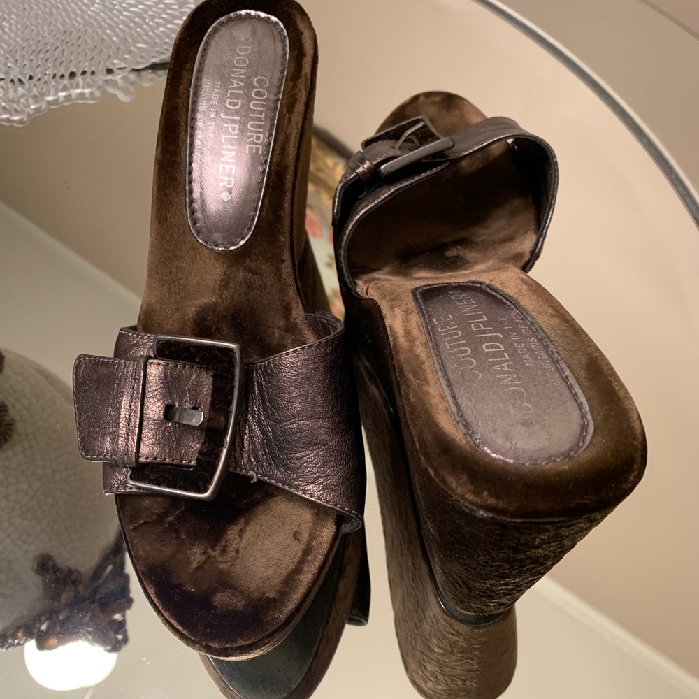 Donald J. Pliner mules